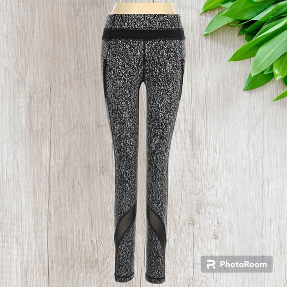 Lululemon Inspire Tight II Size 4 EUC - Picture 3 of 10